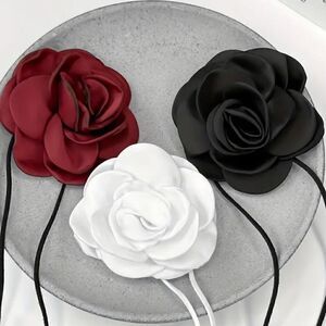 1 Pc Elegant Chokers Necklace with Rose Flowers - Adjustable